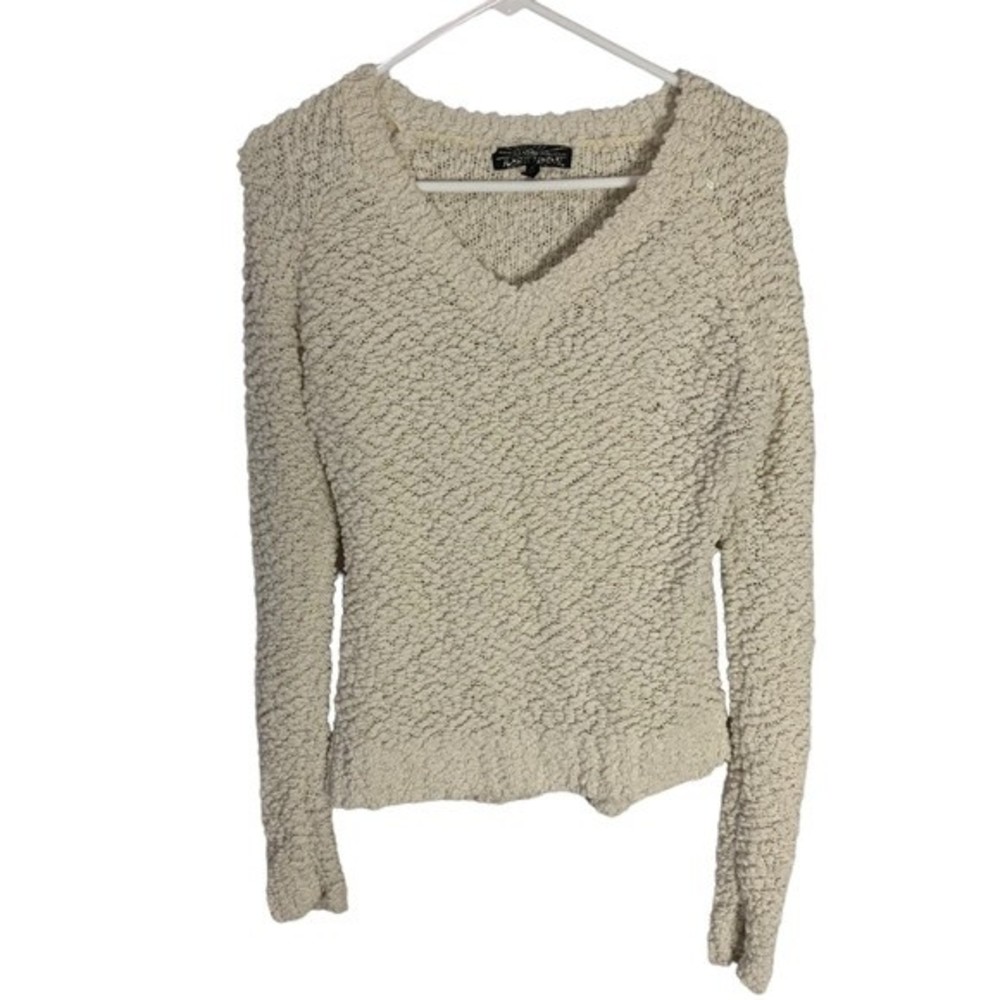 Almost Famous Womens White Cream Color Popcorn Sweater. Size Medium